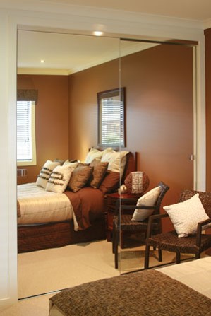 Mirror/wardrobe sliding door