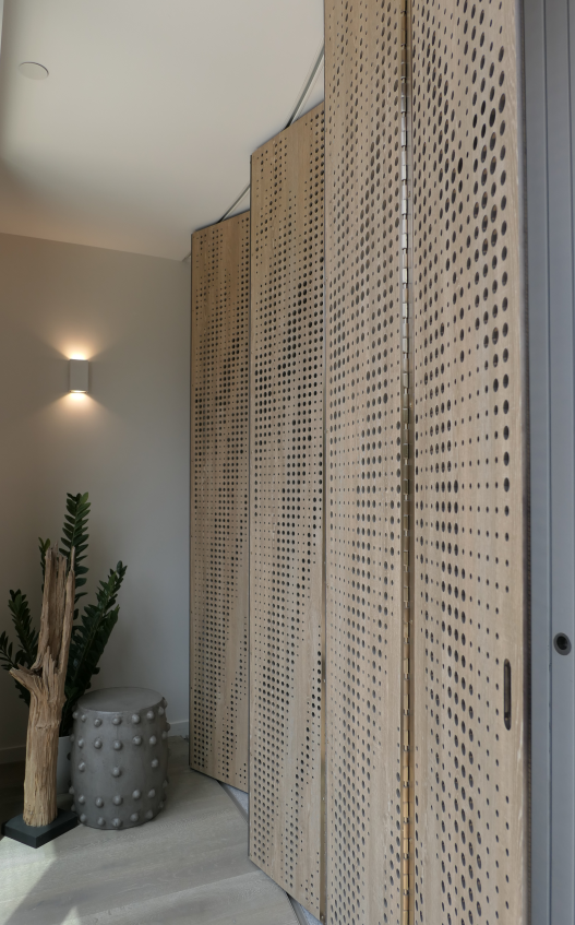 Compact Laminate Dividing Screen